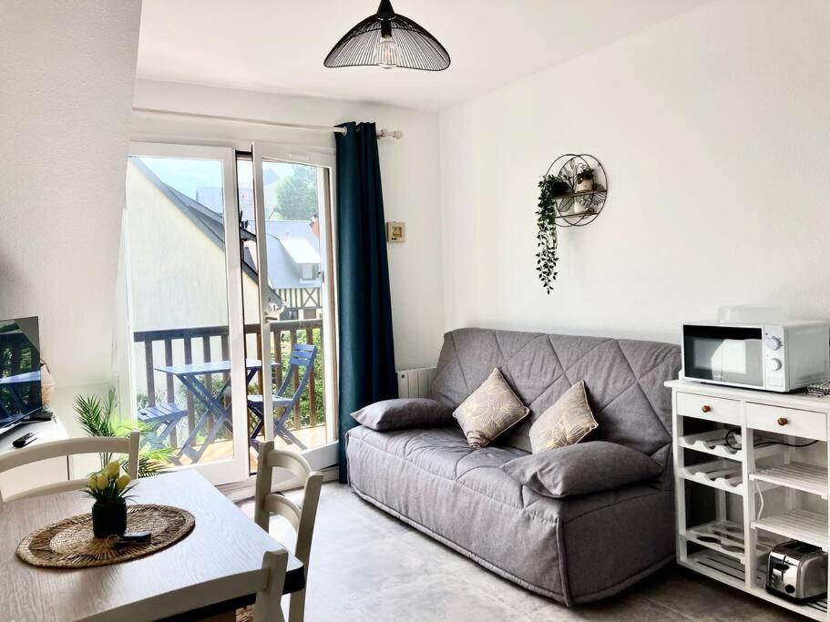 Cabourg, Appartement T2 Acces Direct Mer Exteriör bild
