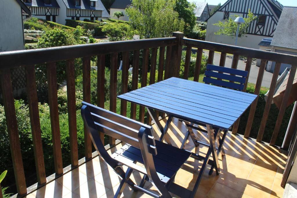 Cabourg, Appartement T2 Acces Direct Mer Exteriör bild