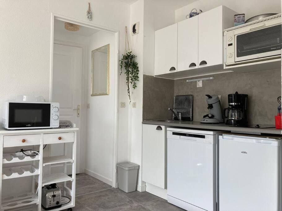 Cabourg, Appartement T2 Acces Direct Mer Exteriör bild